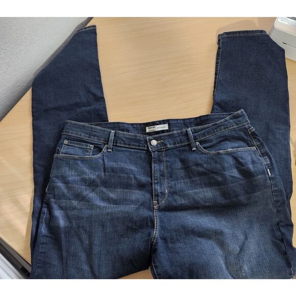 Levi Strauss Women's Plus Size 36x34 Mid-rise Straight - Picture 3 of 10